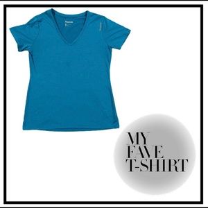 Reebok Sz. M Blue V Neck